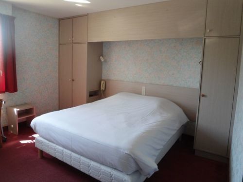 Hotel Logis Vannes Nord Le Clos Des Hortensias 2*